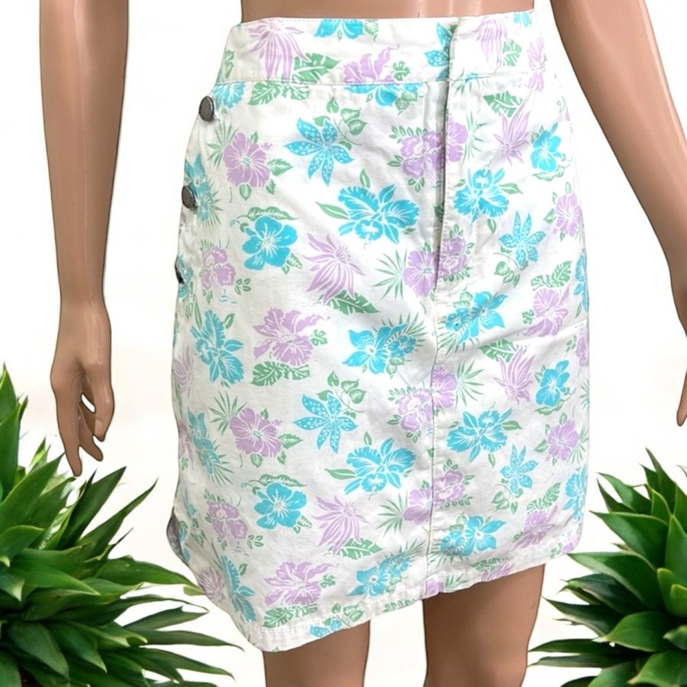Liz Claiborne White Floral Lace Up Waist Skort - Picture 2 of 15